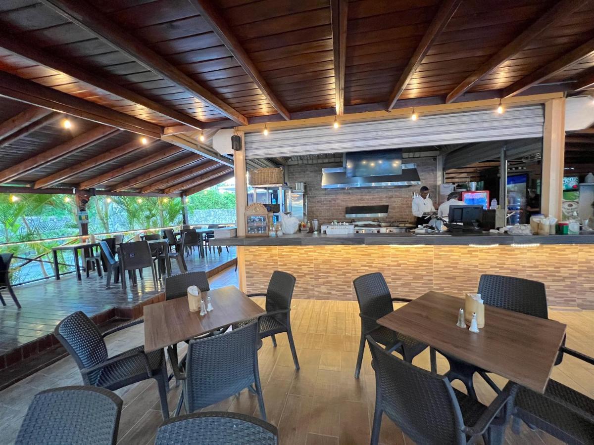 Sol Caribe Suites - Playa Los Corales - Beach Club, Wifi, Swimming Pool Punta Cana Exterior photo